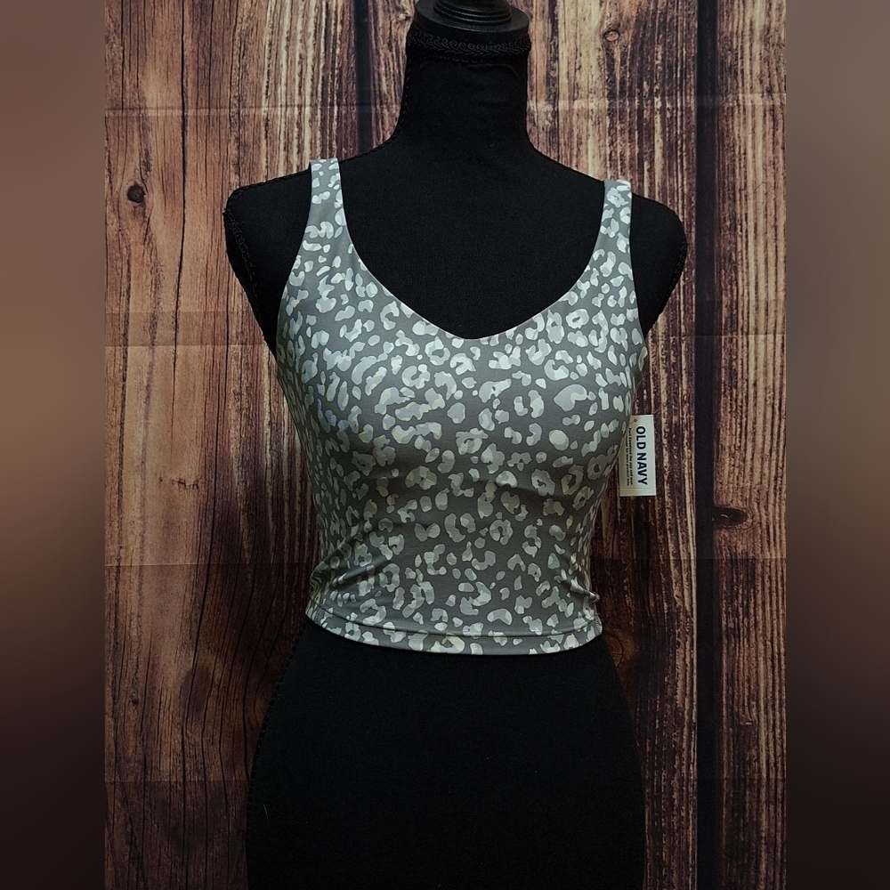 Old Navy Gray Cheetah Print Workout Top Size Small! NWT.